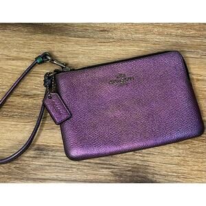 Rare Coach Corner Zip Wristlet In Hologram Leather
